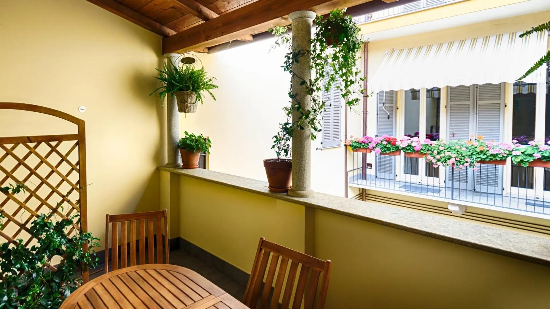 Bed & Breakfast Domus San Martino Guesthouse Piacenza Italy