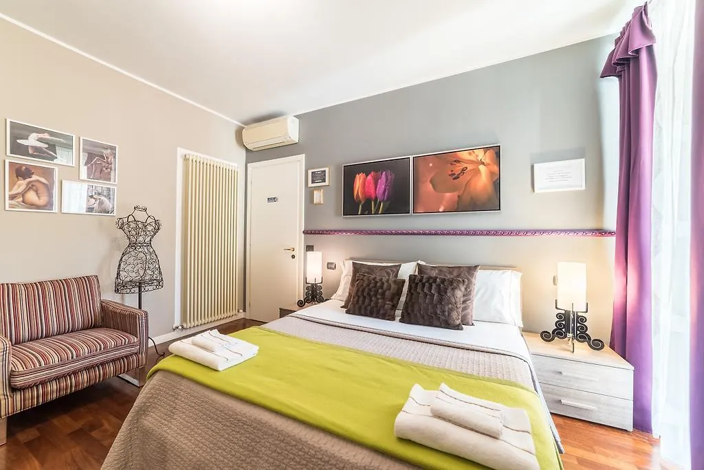 Domus San Martino Guesthouse Piacenza Italy